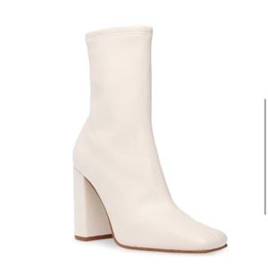 Steve Madden Lynden Boots in Bone